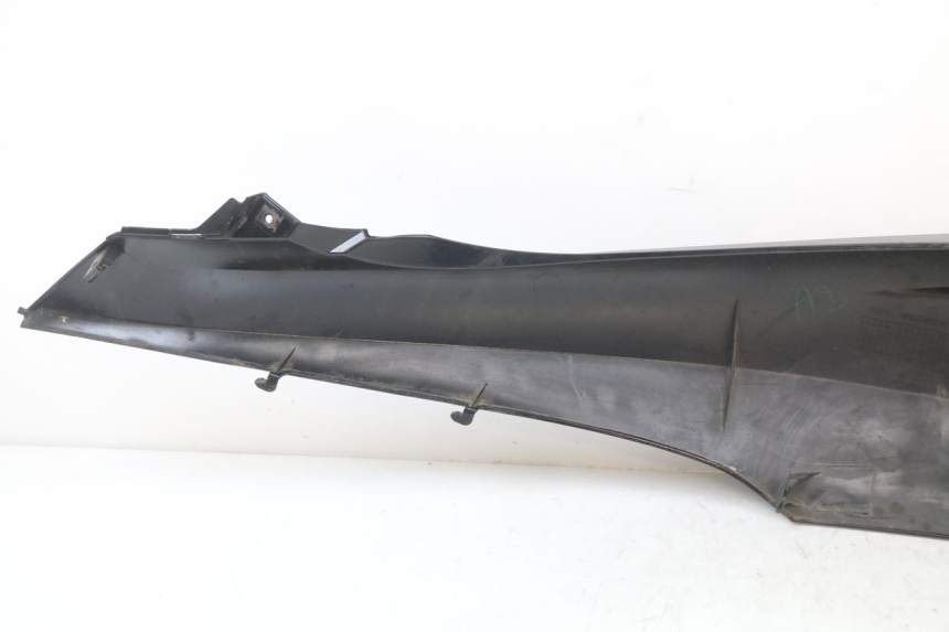 photo de LATERAL TRASEIRO DIREITO HONDA PCX (JF28) 125 (2009 - 2011) - Pontos de fixação