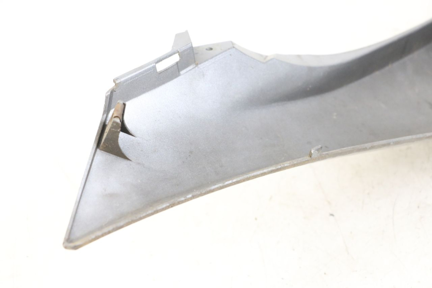 photo de LATERAL TRASEIRO DIREITO HONDA PCX (JF47) 125 (2012 - 2013) - Zoom do estado de desgaste
