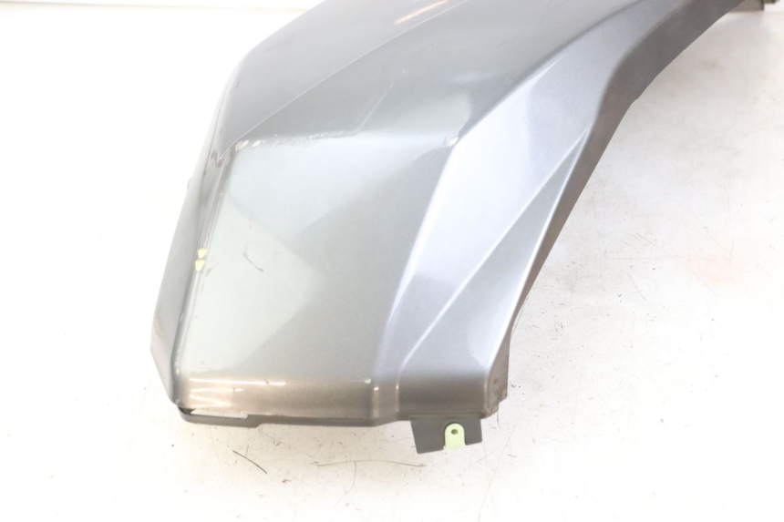 photo de LATERAL TRASEIRO DIREITO PEUGEOT SATELIS 125 (2010 - 2012) - Detalhes característicos