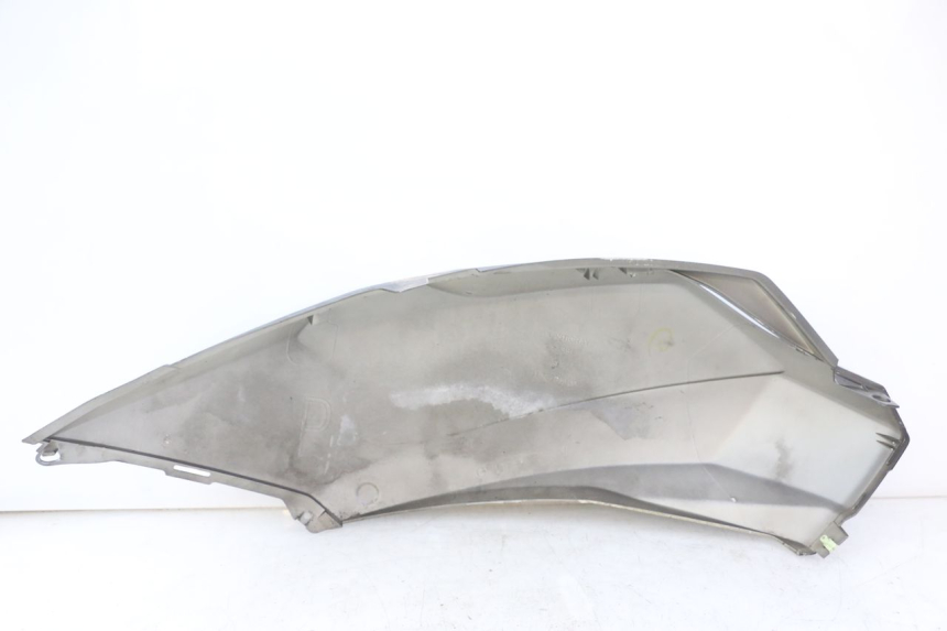 photo de LATERAL TRASEIRO DIREITO PEUGEOT SATELIS 125 (2010 - 2012) - Pontos de fixação