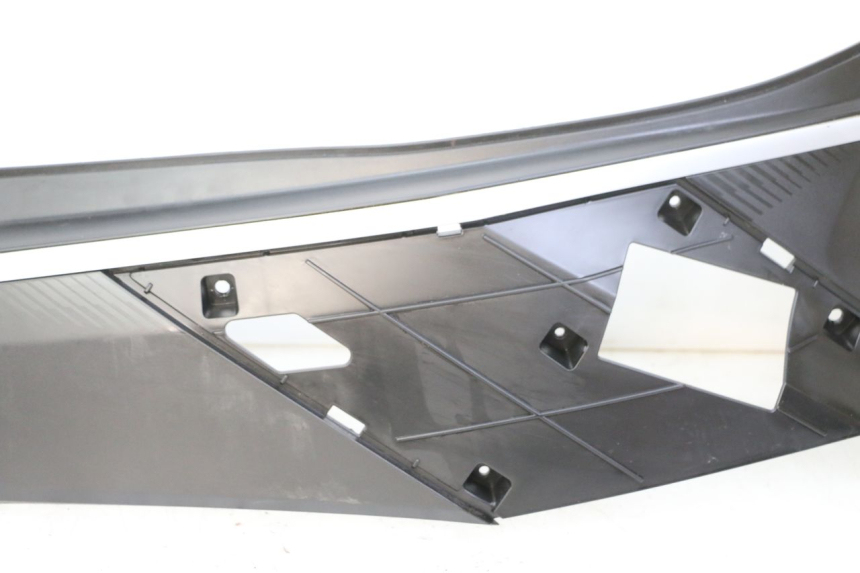 photo de LATERAL TRASEIRO DIREITO PEUGEOT TWEET 4T 50 (2023 - 2025) - Detalhes característicos