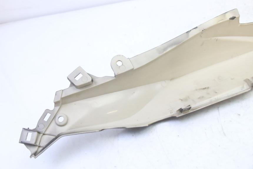 photo de LATERAL TRASEIRO DIREITO MAG POWER R-STREET 50 (2016 - 2025) - Pontos de fixação