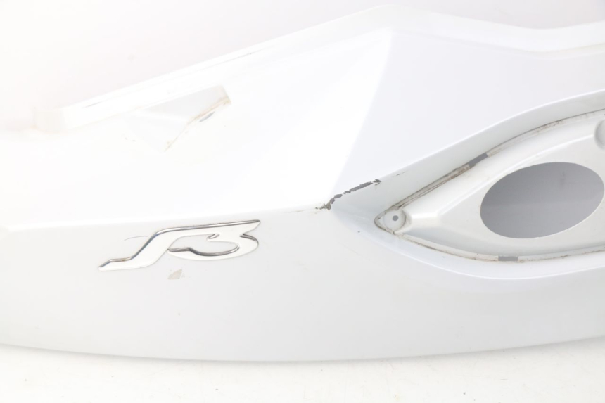 photo de LATERAL TRASEIRO DIREITO DAELIM S3 125 (2010 - 2017) - Detalhes característicos