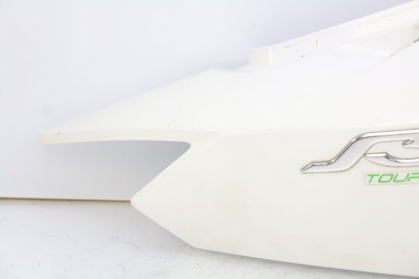 photo de LATERAL TRASEIRO DIREITO DAELIM S3 125 (2010 - 2017) - Detalhes característicos