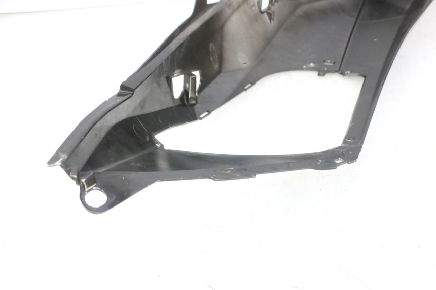 photo de LATERAL TRASEIRO DIREITO PEUGEOT SATELIS COMPRESSOR K15 125 (2006 - 2009) - Zoom do estado de desgaste