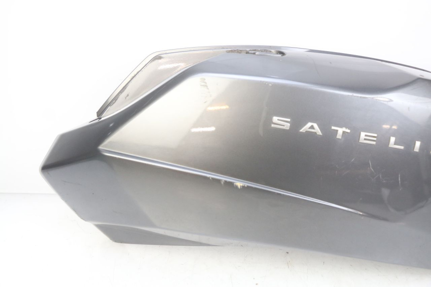 photo de LATERAL TRASEIRO DIREITO PEUGEOT SATELIS 125 (2010 - 2012) - Estado da superfície