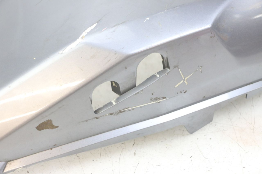 photo de LATERAL TRASEIRO DIREITO PEUGEOT SATELIS 125 (2006 - 2009) - Pontos de fixação