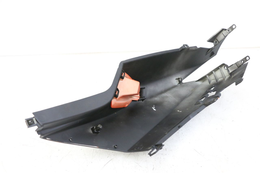 photo de LATERAL TRASEIRO DIREITO PEUGEOT SPEEDFIGHT 4 2T 50 (2015 - 2019) - Zoom do estado de desgaste