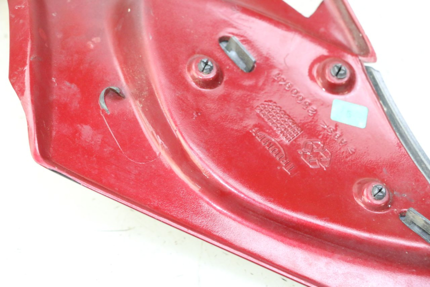 photo de LATERAL TRASEIRO DIREITO TRIUMPH SPRINT 900 (1995 - 1998) - Detalhe da peça