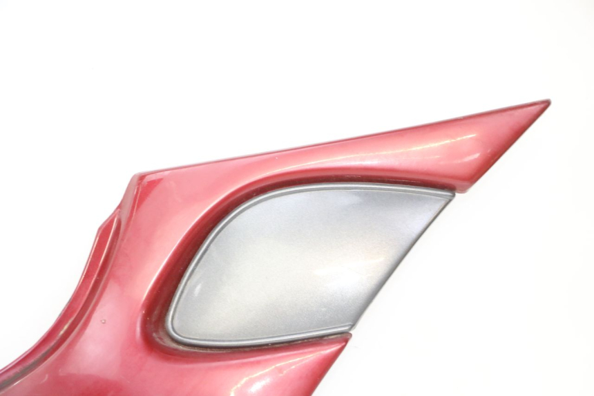 photo de LATERAL TRASEIRO DIREITO TRIUMPH SPRINT 900 (1995 - 1998) - Detalhes característicos