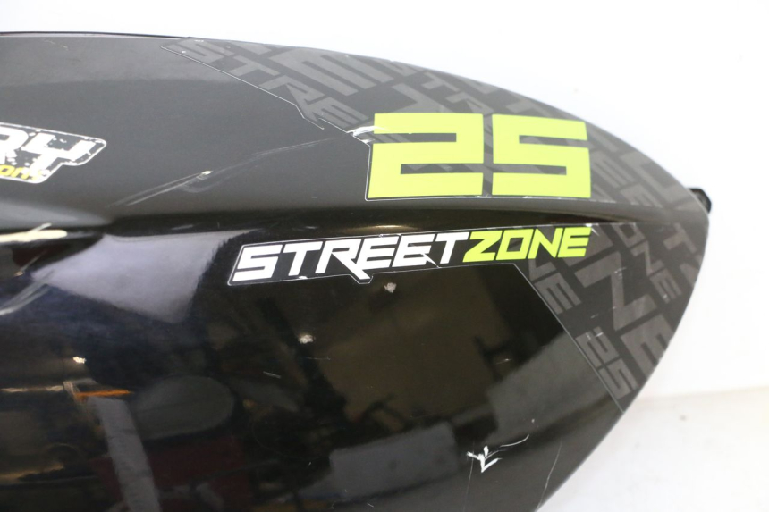 photo de LATERAL TRASEIRO DIREITO PEUGEOT STREETZONE I NAKED 2T 50 (2018 - 2020) - Vista de perto