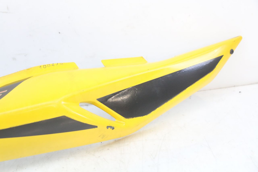 photo de LATERAL TRASEIRO DIREITO SUZUKI GS F 500 (2004 - 2007) - Zoom do estado de desgaste