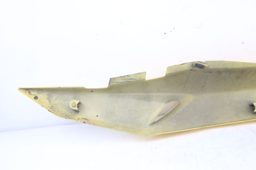 photo de LATERAL TRASEIRO DIREITO SUZUKI GS F 500 (2004 - 2007) - Estado da superfície