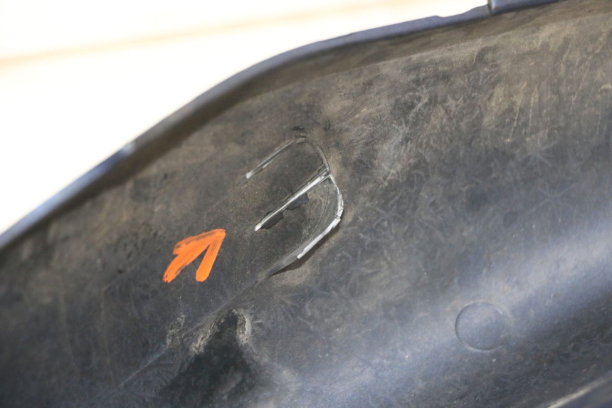 photo de LATERAL TRASEIRO DIREITO SUZUKI SV S 650 (1999 - 2002) - Zoom do estado de desgaste
