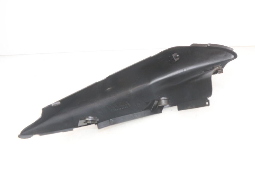 photo de LATERAL TRASEIRO DIREITO SUZUKI SV N 650 (1999 - 2002) - Zoom do estado de desgaste
