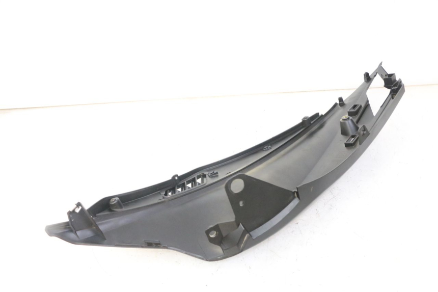 photo de LATERAL TRASEIRO DIREITO APRILIA SXR 50 (2021 - 2023) - Detalhe da peça