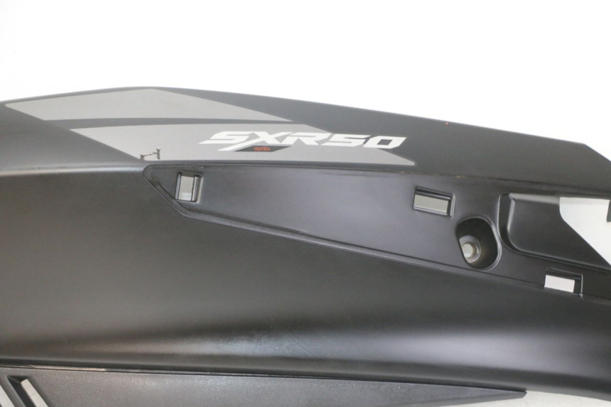 photo de LATERAL TRASEIRO DIREITO APRILIA SXR 50 (2021 - 2023) - Pontos de fixação