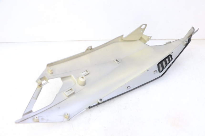 photo de LATERAL TRASEIRO DIREITO APRILIA SXR 50 (2021 - 2023) - Zoom do estado de desgaste