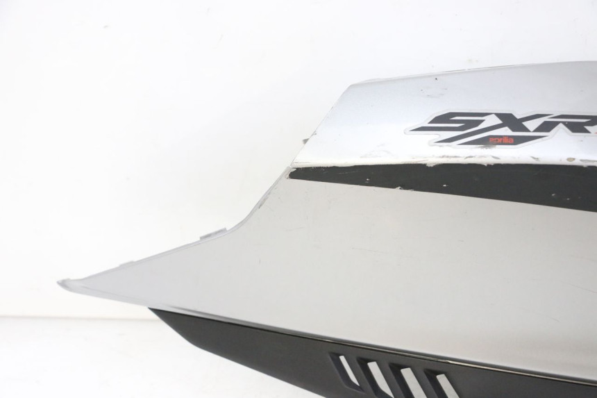 photo de LATERAL TRASEIRO DIREITO APRILIA SXR 50 (2021 - 2023) - Marcações e referências