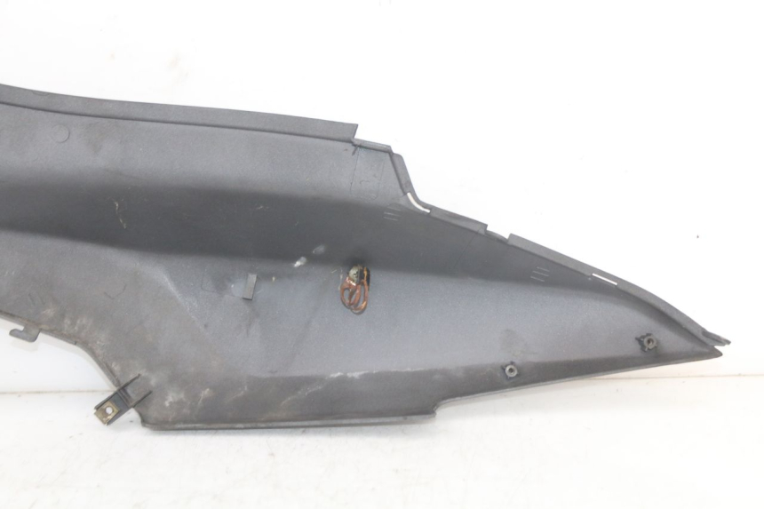 photo de LATERAL TRASEIRO DIREITO SYM ORBIT 2 4T 50 (2008 - 2017) - Estado da superfície