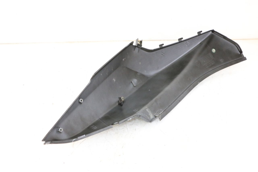 photo de LATERAL TRASEIRO DIREITO SYM ORBIT 2 4T 50 (2008 - 2017) - Detalhe da peça