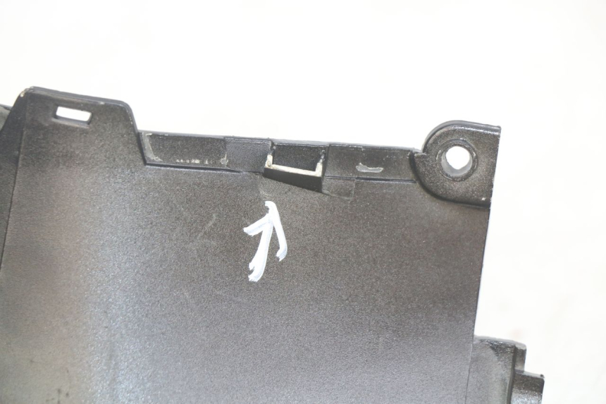 photo de LATERAL TRASEIRO DIREITO SYM SYMPHONY 125 (2009 - 2015) - Pontos de fixação