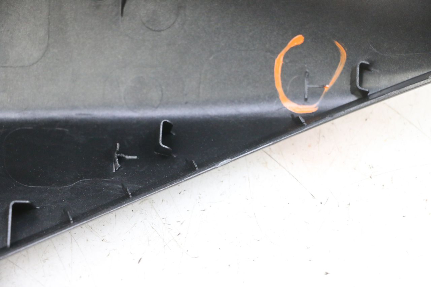 photo de LATERAL TRASEIRO DIREITO YAMAHA TRICITY 300 (2020 - 2024) - Detalhe da peça