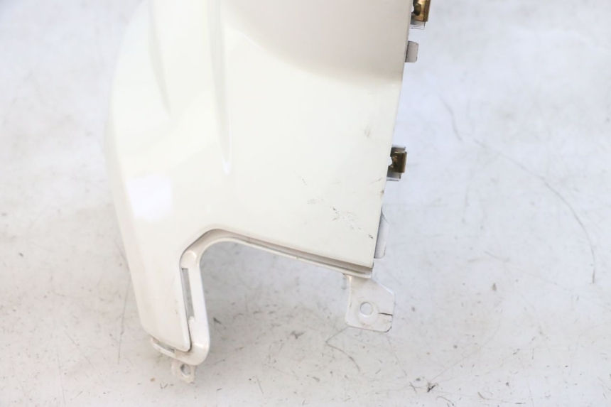 photo de LATERAL TRASEIRO DIREITO PEUGEOT TWEET PRO EFI 4T 50 (2021 - 2022) - Detalhes característicos