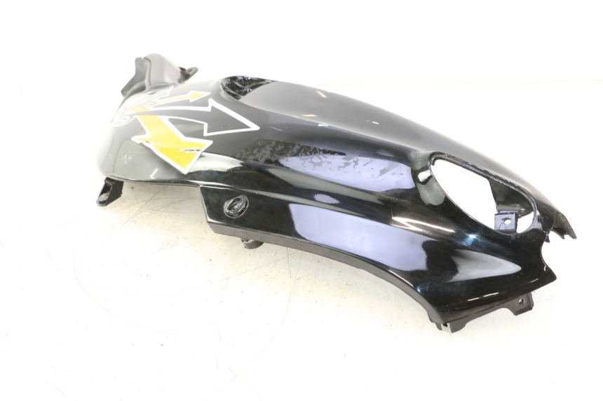 photo de LADO TRASEIRO DIREITO PIAGGIO TYPHOON 50 (2000 - 2009) - Detalhes característicos