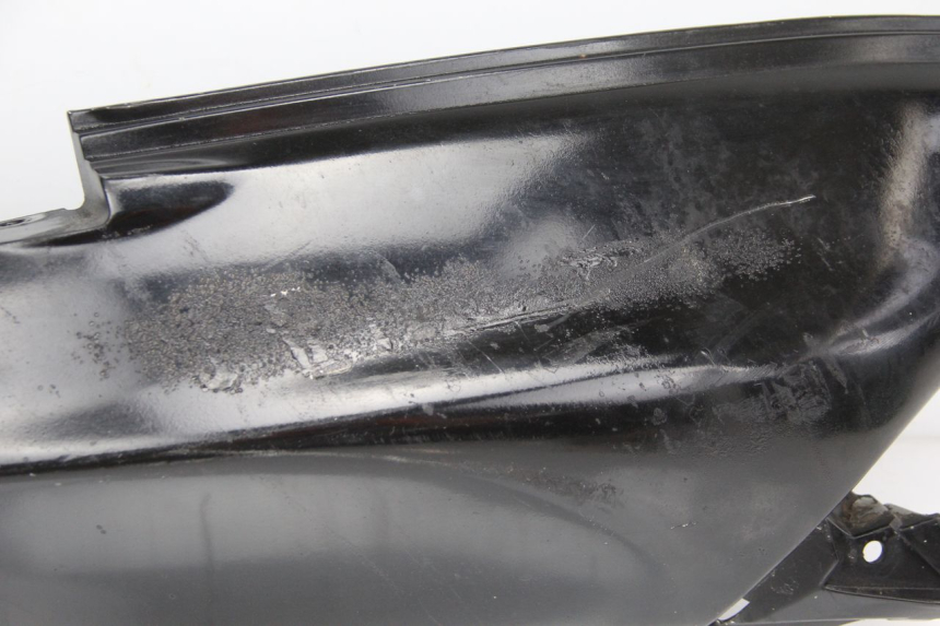 photo de LATERAL TRASEIRO DIREITO SUZUKI UC EPICURO 125 (1999 - 2003) - Zoom do estado de desgaste
