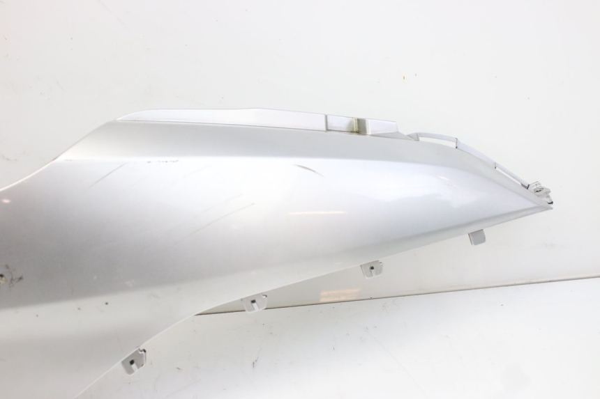 photo de LATERAL TRASEIRO DIREITO SUZUKI UH BURGMAN 125 (2002 - 2006) - Outro ângulo de visão