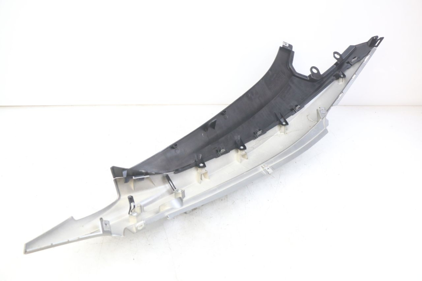 photo de LATERAL TRASEIRO DIREITO HONDA VISION NSC R 50 (2013 - 2015) - Detalhe da peça
