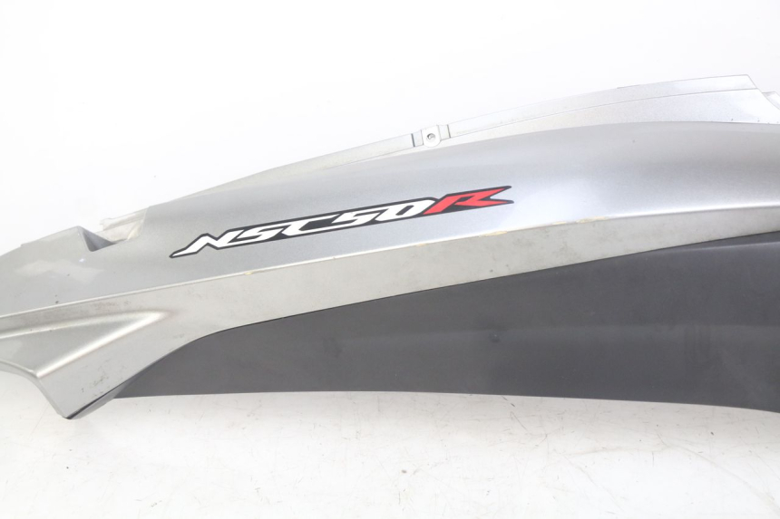 photo de LATERAL TRASEIRO DIREITO HONDA VISION NSC R 50 (2013 - 2015) - Peça verificada
