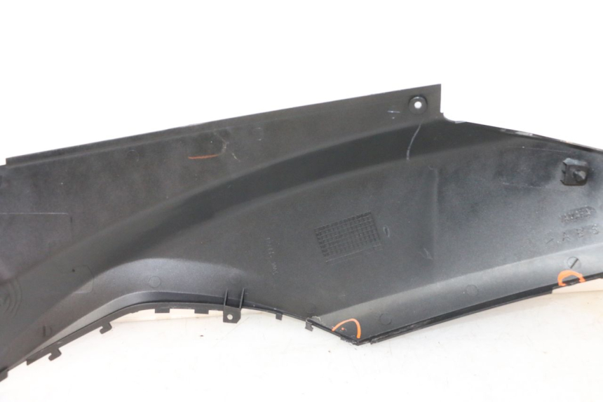 photo de LATERAL TRASEIRO DIREITO MBK WAAP 125 (2008 - 2013) - Pontos de fixação