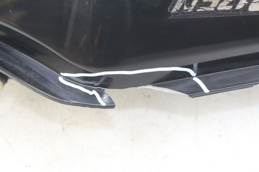 photo de LATERAL TRASEIRO DIREITO SYM WOLF SB 125 (2011 - 2018) - Ampliação técnica