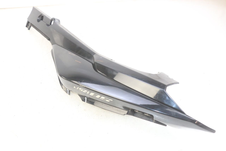 photo de LATERAL TRASEIRO DIREITO SYM WOLF SB 125 (2011 - 2018) - Vista geral