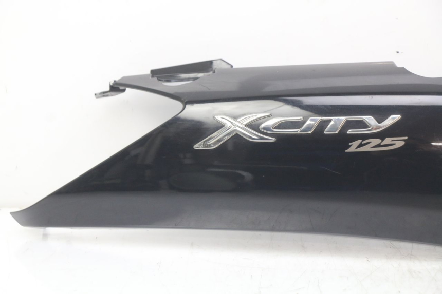 photo de LATERAL TRASEIRO DIREITO YAMAHA X-CITY XCITY 125 (2007 - 2013) - Ampliação técnica