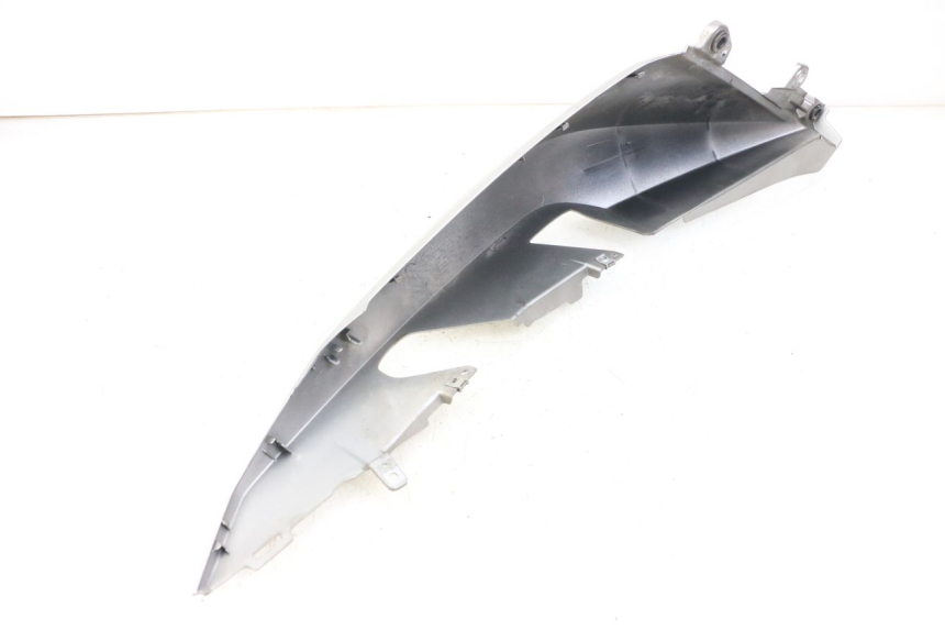 photo de LATERAL TRASEIRO DIREITO YAMAHA XMAX X-MAX ABS 125 (2017 - 2020) - Detalhe da peça