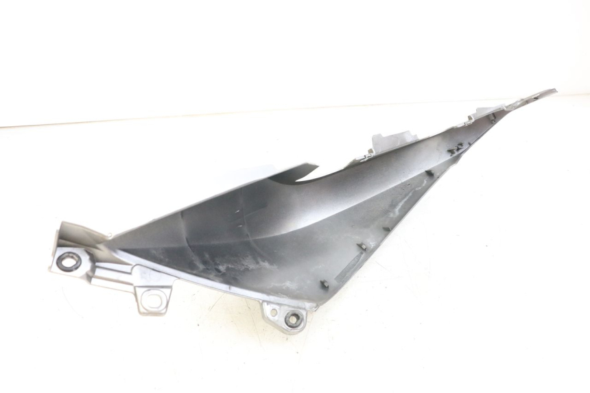 photo de LATERAL TRASEIRO DIREITO YAMAHA XMAX X-MAX ABS 125 (2017 - 2020) - Outro ângulo de visão
