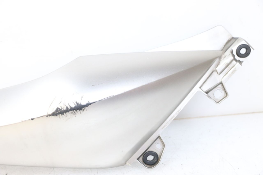 photo de LATERAL TRASEIRO DIREITO YAMAHA XMAX X-MAX ABS 125 (2017 - 2020) - Peça verificada