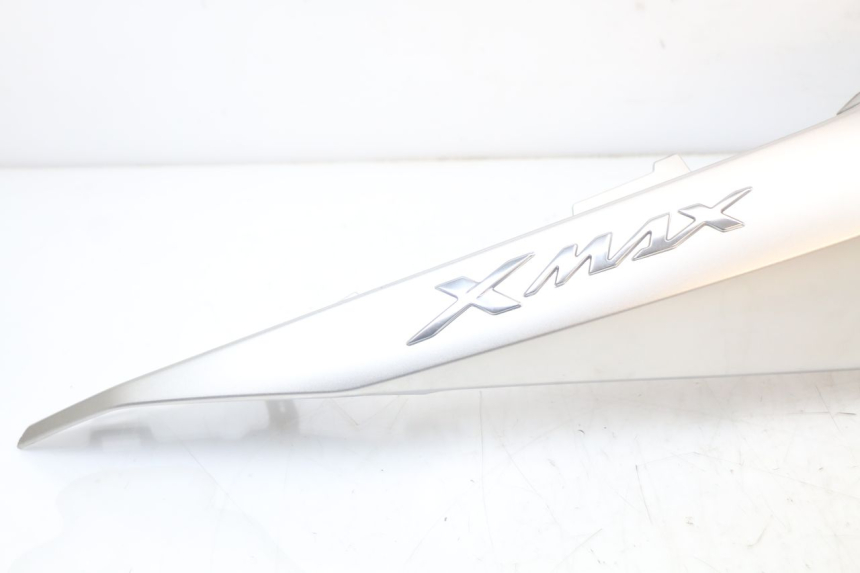 photo de LATERAL TRASEIRO DIREITO YAMAHA XMAX X-MAX ABS 125 (2017 - 2020) - Detalhe da peça