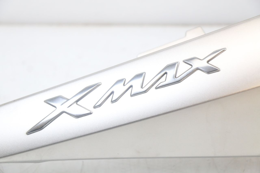 photo de LATERAL TRASEIRO DIREITO YAMAHA XMAX X-MAX ABS 125 (2017 - 2020) - Zoom do estado de desgaste