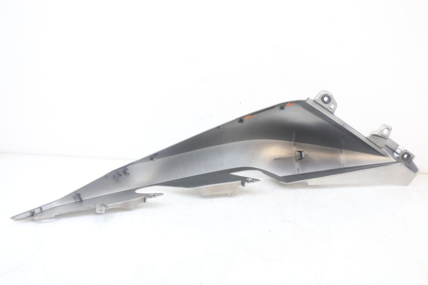 photo de LATERAL TRASEIRO DIREITO YAMAHA XMAX X-MAX ABS 125 (2017 - 2020) - Peça verificada