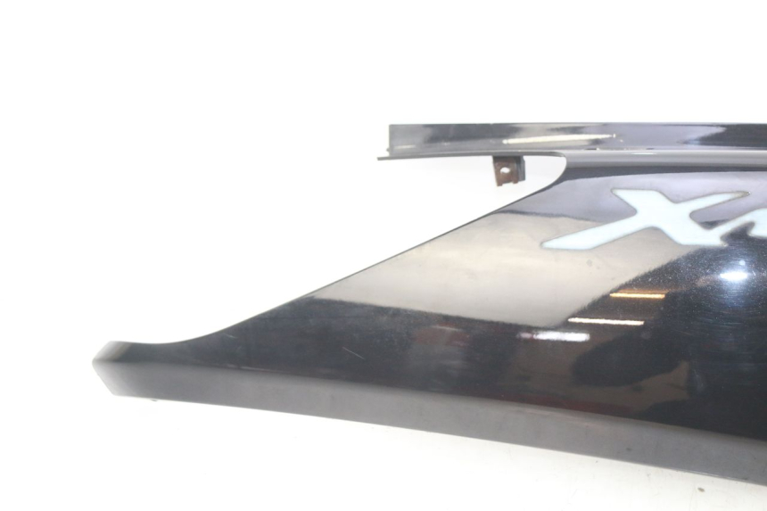 photo de LATERAL TRASEIRO DIREITO YAMAHA XMAX X-MAX 125 (2006 - 2009) - Estado da superfície