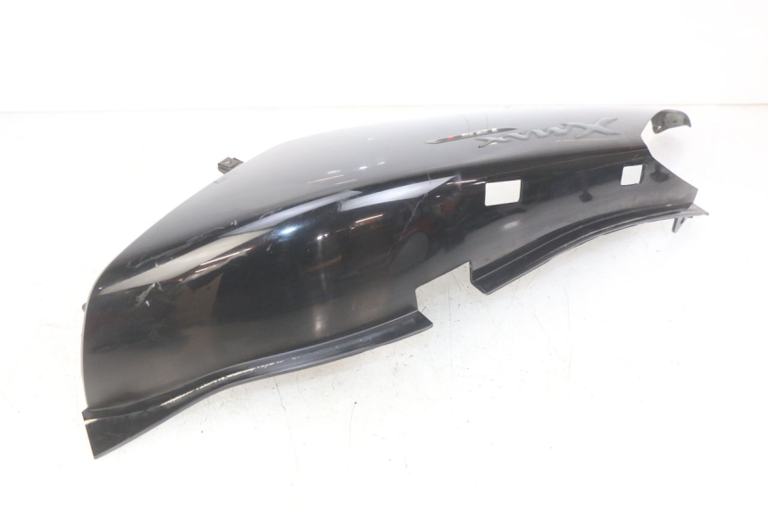 photo de LATERAL TRASEIRO DIREITO YAMAHA XMAX X-MAX 125 (2006 - 2009) - Pontos de fixação