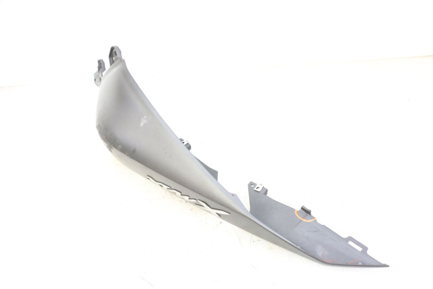 photo de LATERAL TRASEIRO DIREITO YAMAHA XMAX X-MAX 125 (2021 - 2025) - Outro ângulo de visão