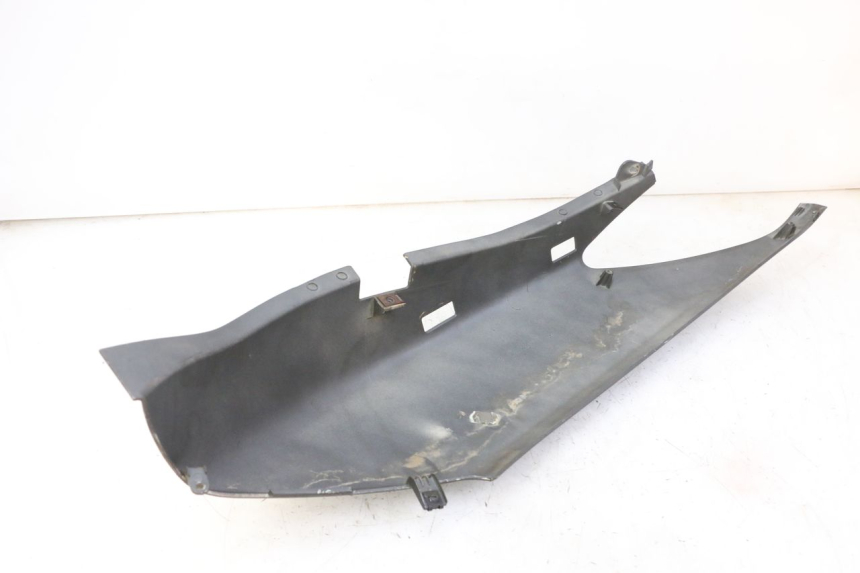 photo de LATERAL TRASEIRO DIREITO YAMAHA X-MAX XMAX 250 (2006 - 2009) - Detalhe da peça