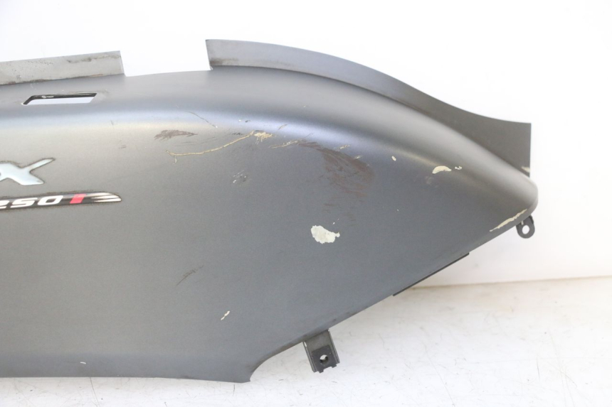 photo de LATERAL TRASEIRO DIREITO YAMAHA X-MAX XMAX 250 (2006 - 2009) - Estado da superfície