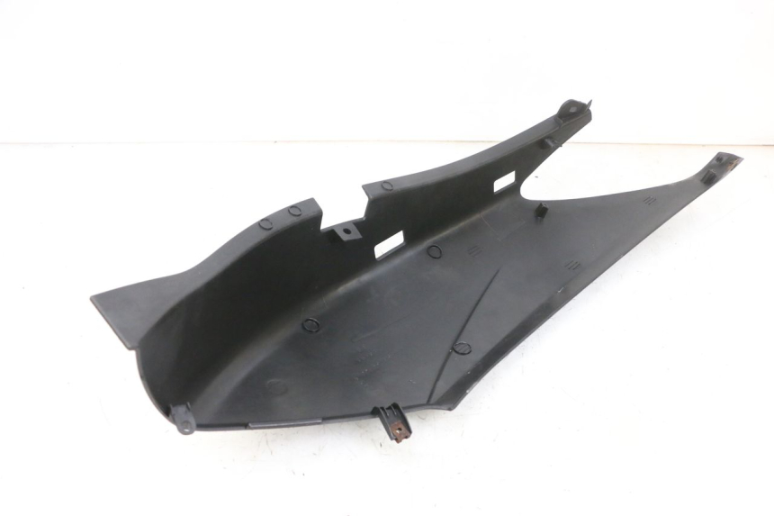 photo de LATERAL TRASEIRO DIREITO YAMAHA XMAX X-MAX 125 (2006 - 2009) - Detalhe da peça