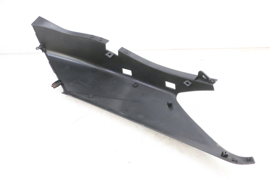 photo de LATERAL TRASEIRO DIREITO YAMAHA XMAX X-MAX 125 (2006 - 2009) - Zoom do estado de desgaste